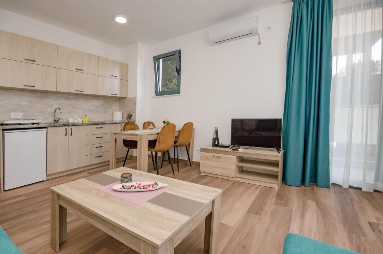 L'Odore Del Mare Apartment Sutomore Ngoại thất bức ảnh